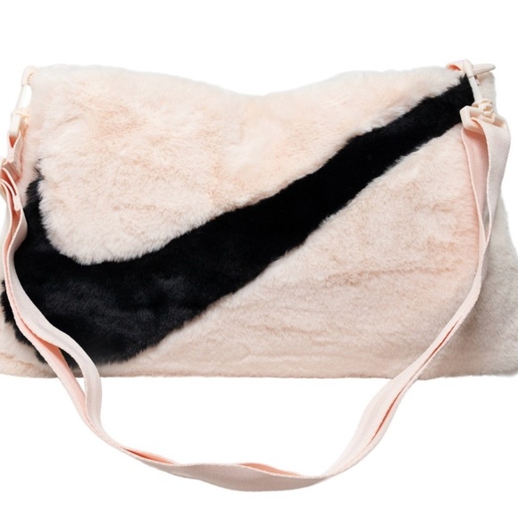 BAG NIKE SPORTSWEAR WOMEN'S FAUX FUR TOTE - Picture 2 of 9